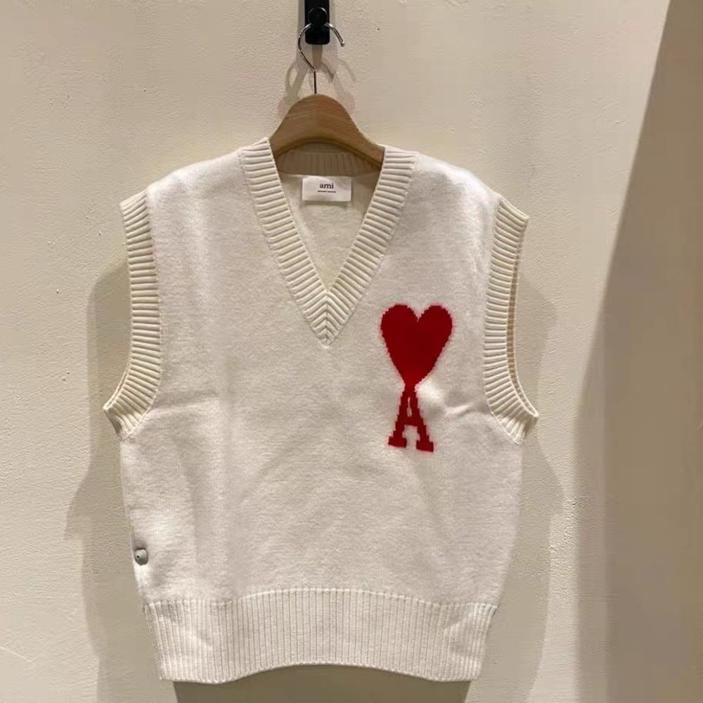 🚩steal authentic Ami Alexandre Mattiussi Cream Knit Vest with Red Heart